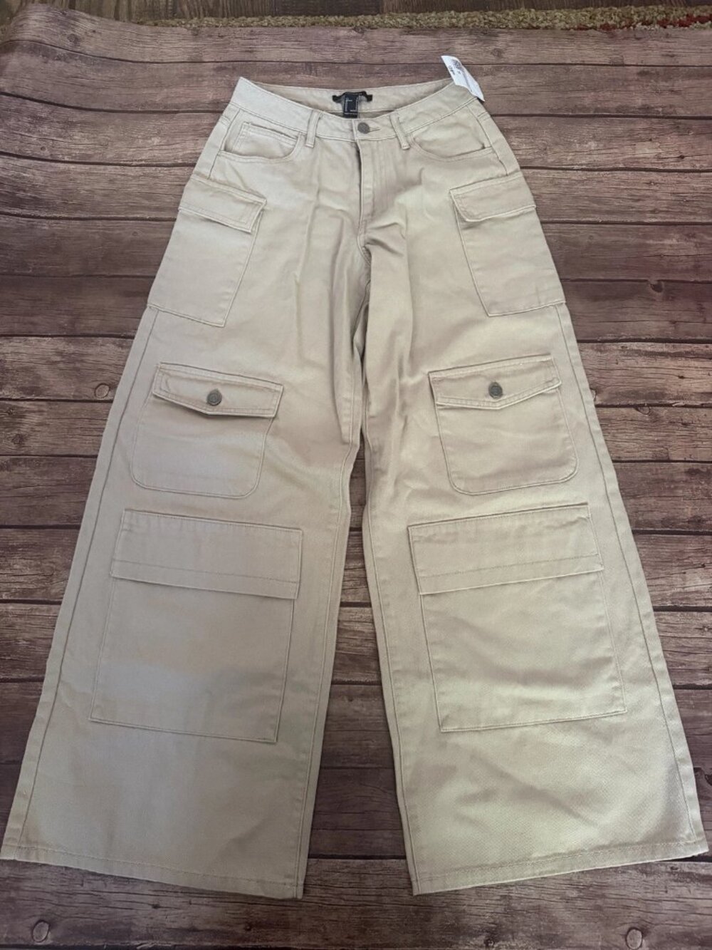 Women’s Forever 21 Wide Leg Khaki Cargo Pants Small New